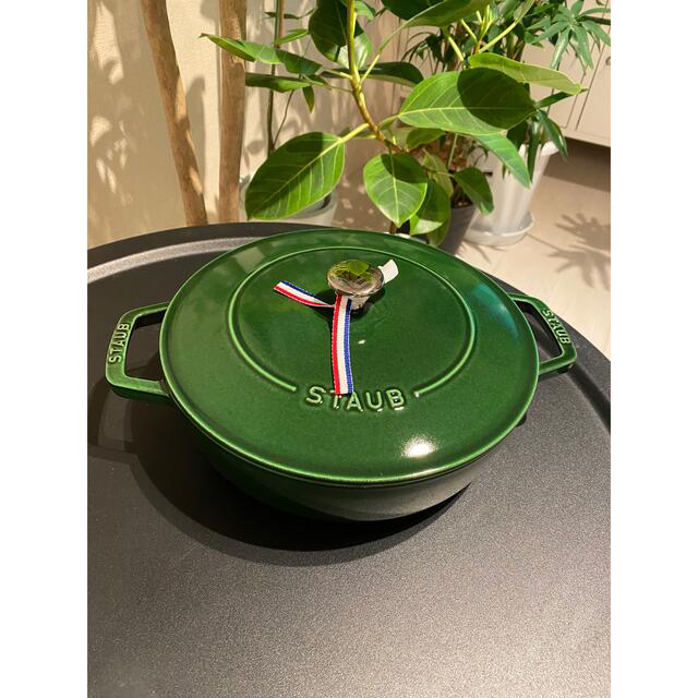 24cm幅ストウブ 鍋　有料ショッパー付 STAUB ブレイザー 24cm バジルグリーン