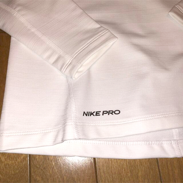 NIKE(ナイキ)のNIKE PRO THERMA FIT ストレッチインナー　S メンズのトップス(Tシャツ/カットソー(七分/長袖))の商品写真