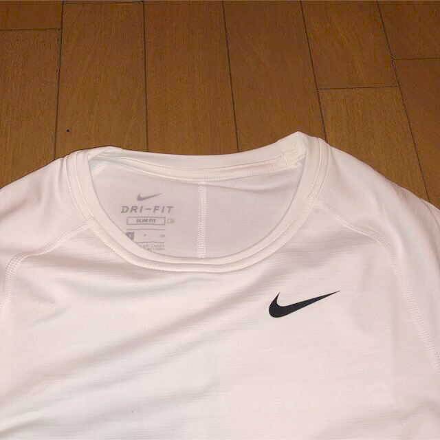 NIKE(ナイキ)のNIKE PRO THERMA FIT ストレッチインナー　S メンズのトップス(Tシャツ/カットソー(七分/長袖))の商品写真