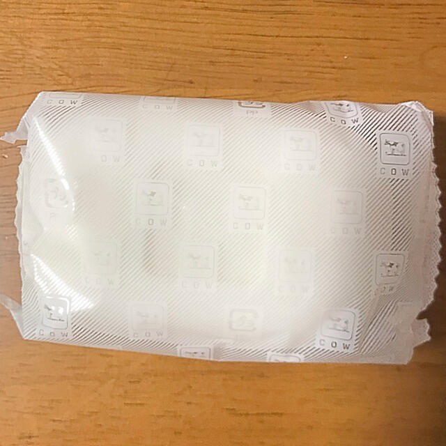 牛乳石鹸(ギュウニュウセッケン)の牛乳石鹸 赤箱 １００g × ９個 コスメ/美容のボディケア(ボディソープ/石鹸)の商品写真