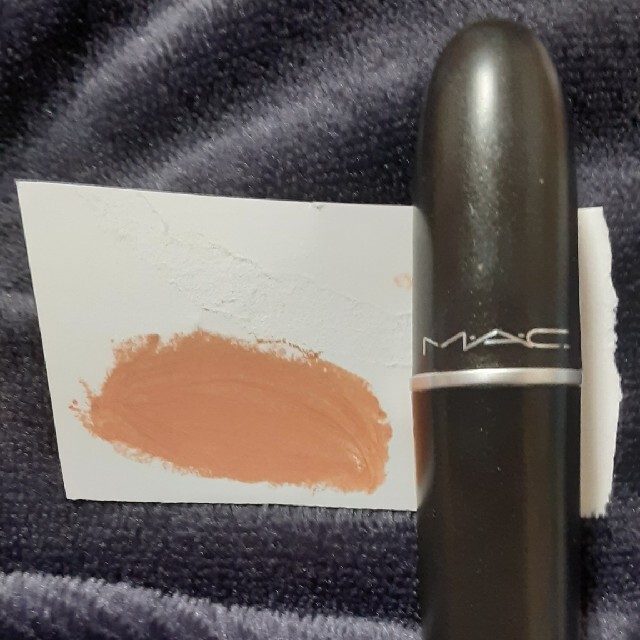 MAC(マック)のM・A・C (ミス)ベージュリップスティック コスメ/美容のベースメイク/化粧品(口紅)の商品写真