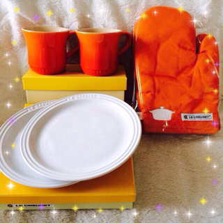 ルクルーゼ(LE CREUSET)の新品❤︎ルクルーゼペアセット❤︎ミトン付(その他)