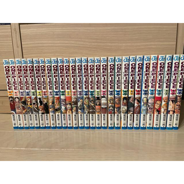 集英社(シュウエイシャ)の（送料込み）ワンピース ONE PIECE 1〜98巻 + 関連本7冊 エンタメ/ホビーの漫画(全巻セット)の商品写真