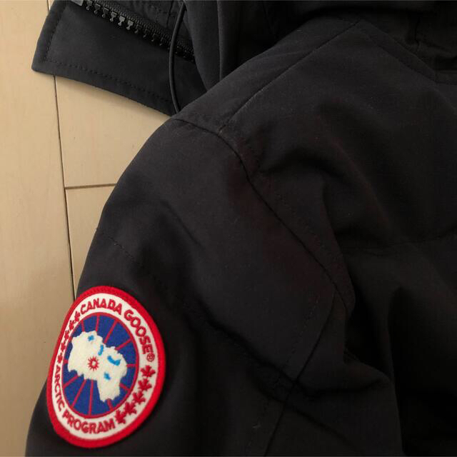 CANADA GOOSE(カナダグース)のレア品番　本物　カナダグース　マッケンジー　ダウンジャケット　コート　S 紺色 レディースのジャケット/アウター(ダウンジャケット)の商品写真