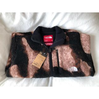 シュプリーム(Supreme)のBleached Denim Print Fleece Jacket(ブルゾン)