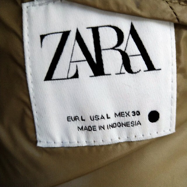 ZARA(ザラ)のZARA キルティングダウン カーキLサイズ レディースのジャケット/アウター(ダウンコート)の商品写真