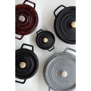 ストウブ(STAUB)の STAUB ストウブ  ピコ ・ココット ラウンド 22cm 鍋 オーベルジン(鍋/フライパン)