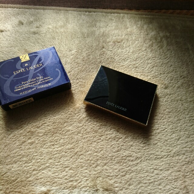 Estee Lauder(エスティローダー)のエスティローダー アイシャドウパレット コスメ/美容のベースメイク/化粧品(アイシャドウ)の商品写真