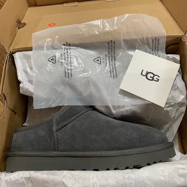 24 UGG クラッシック スリッパ スリッポン