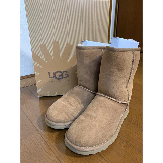 UGG アグ ムートンブーツ　23 チェスナット