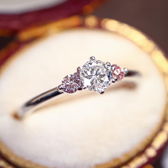 144面カット脇石天然ピンクダイヤモンドPT1000 レディースのアクセサリー(リング(指輪))の商品写真