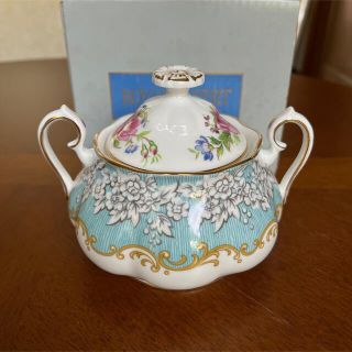 ロイヤルアルバート(ROYAL ALBERT)の【未使用美品】ロイヤルアルバート★エンチャントメント★シュガーポット(食器)