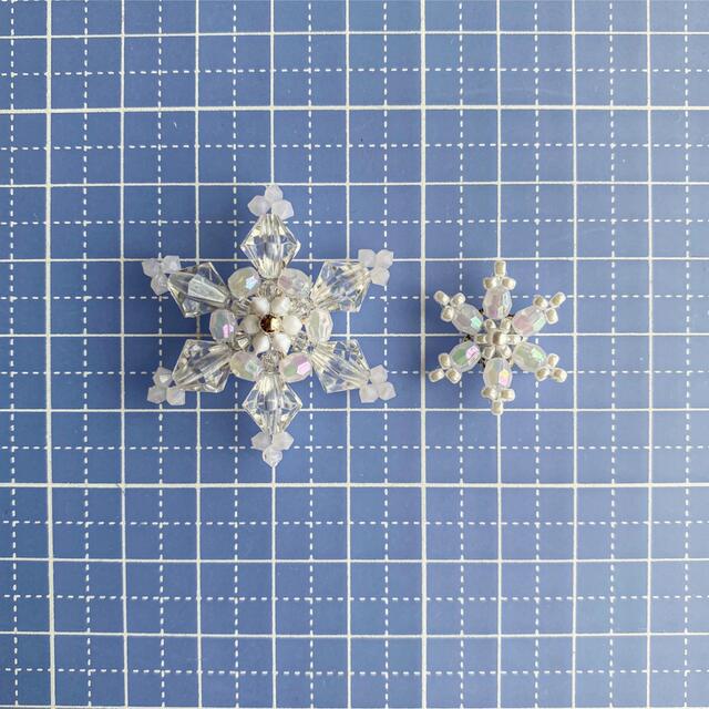 エルサの雪の結晶ヘアゴム 5個セット】ホワイト×クリア ハンドメイドのアクセサリー(ヘアアクセサリー)の商品写真