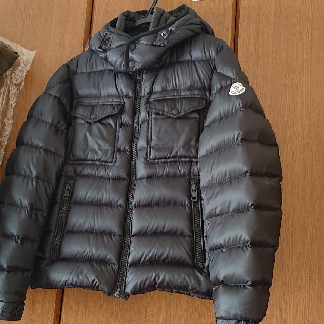 MONCLER(モンクレール)のMONCLERダウン メンズのジャケット/アウター(ダウンジャケット)の商品写真