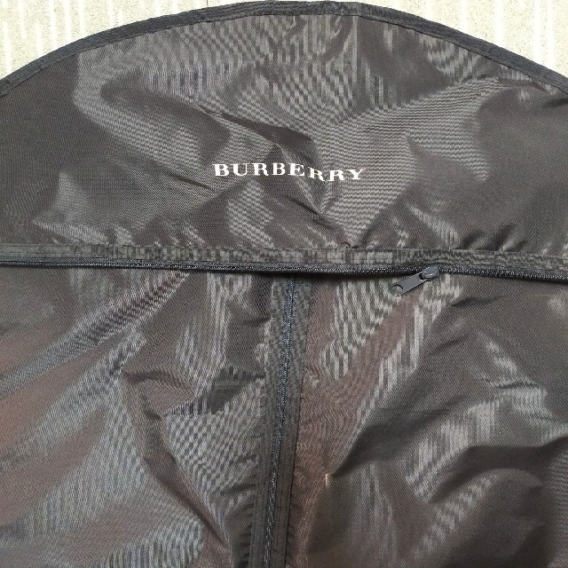 BURBERRY(バーバリー)のBURBERRY☆スーツのカバーケース インテリア/住まい/日用品の収納家具(押し入れ収納/ハンガー)の商品写真