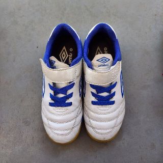 アンブロ(UMBRO)のumbro　フットサルシューズ　19.5(スニーカー)