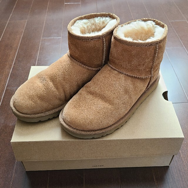 UGG　クラシックミニ　23センチ