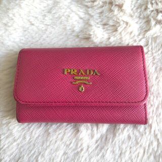 プラダ(PRADA)のPRADA プラダ　キーケース　レディース　コーラルピンク(キーケース)