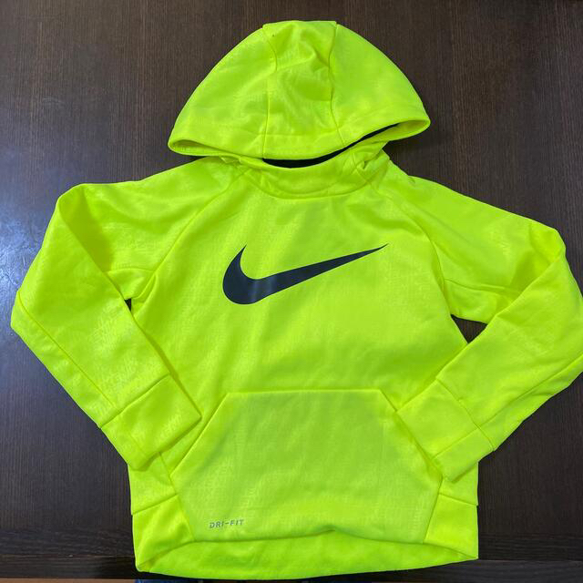 NIKE(ナイキ)のNIKE パーカー　110 キッズ/ベビー/マタニティのキッズ服男の子用(90cm~)(ジャケット/上着)の商品写真