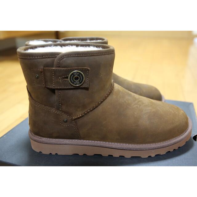 UGG BENI 4