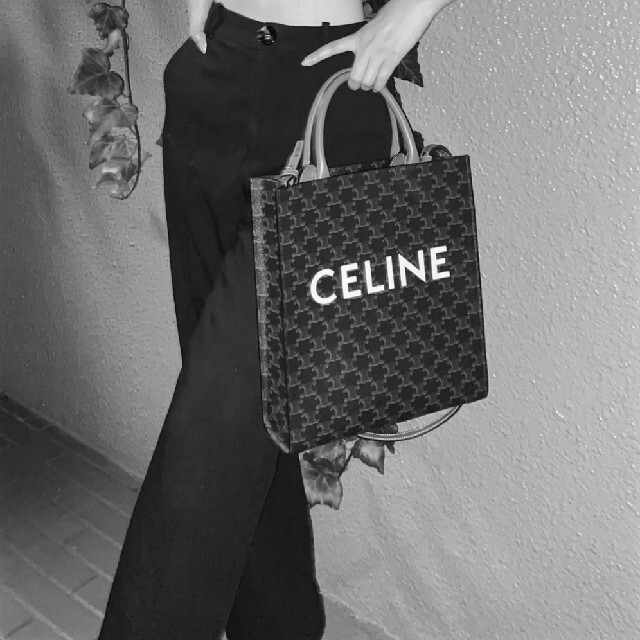 人気特価 celine CELINE バーティカルカバ - ショルダーバッグ