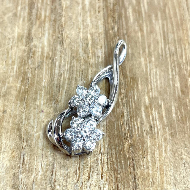 □照り抜群!Pt900 ダイヤ 0.50ct トップ2.83g M545