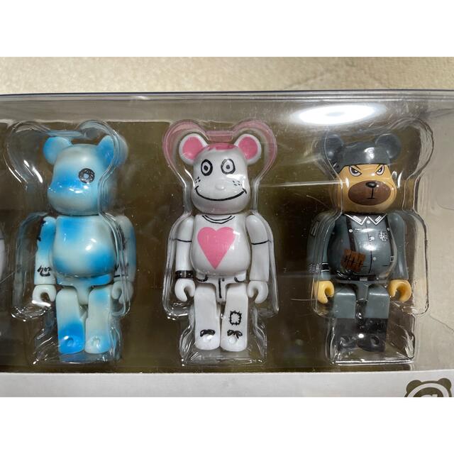 BE@RBRICK ベアブリック WORLD WIDE TOUR 100% 売れ筋新商品 www.gold