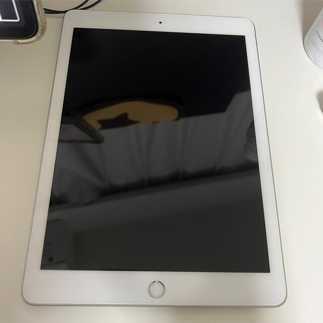 Apple iPad 第6世代 WiFi 32GB シルバー 9.7インチPC/タブレット