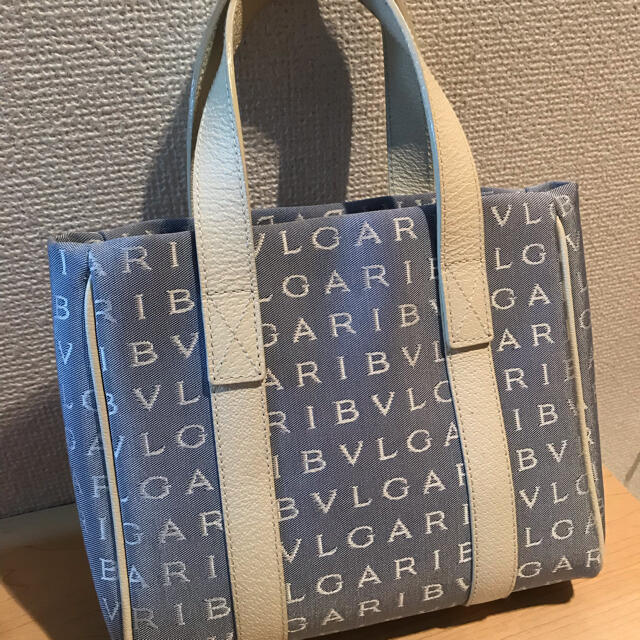 BVLGARI(ブルガリ)の【美品】ブルガリ トートバッグ ロゴマニア   ハンドバッグ レディースのバッグ(トートバッグ)の商品写真