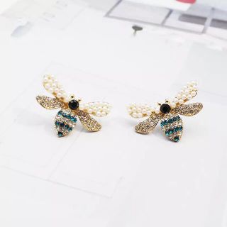 キラキラ　蜂さんピアス(ピアス)