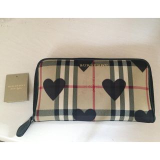 バーバリー(BURBERRY)のBURBERRY ブラックハートのノバチェックデザイン長財布 バーバリー ハート(財布)