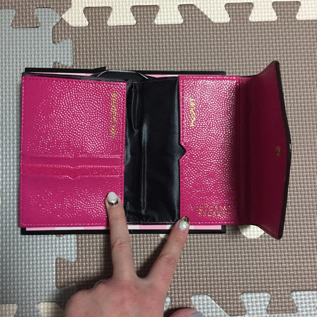 Victoria's Secret(ヴィクトリアズシークレット)の★ｳﾞｨｸﾄﾘｱｼｰｸﾚｯﾄ★定期パスポートカード入れ★ レディースのファッション小物(その他)の商品写真