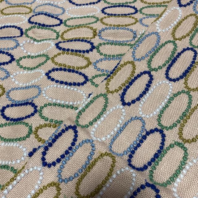 無料 857. ミナペルホネン tarte 刺繍生地 はぎれ ピンクベージュ