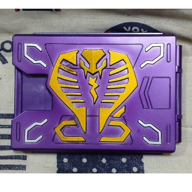 コンプリートセレクション Vバックル 仮面ライダー王蛇 カードデッキ
