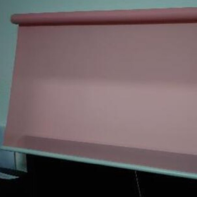 ロールカーテン　ピンク インテリア/住まい/日用品のカーテン/ブラインド(ロールスクリーン)の商品写真