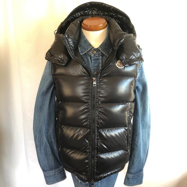 MONCLER(モンクレール)の美品 モンクレール  ダウンベスト LACET GILET ラセット ジレ メンズのジャケット/アウター(ダウンベスト)の商品写真