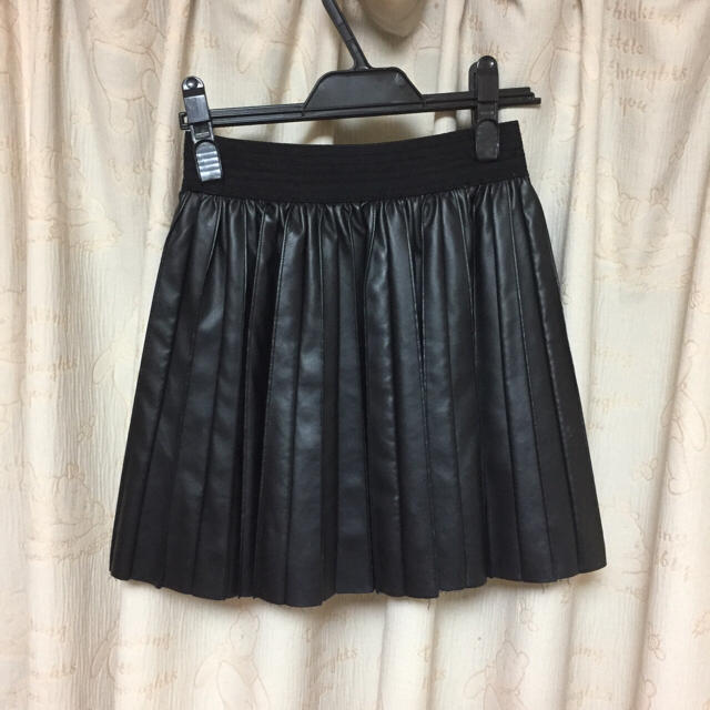 MURUA(ムルーア)のMURUA フェイクレザーSK レディースのスカート(ミニスカート)の商品写真