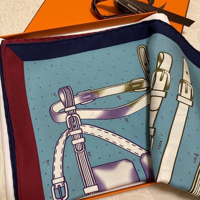 Hermes(エルメス)のエルメス　カレ90お箱付き レディースのファッション小物(バンダナ/スカーフ)の商品写真