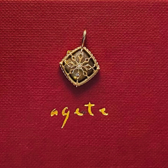 agete(アガット)のちぇり様専用 アガット 黒蝶貝 ダイヤ ペンダントトップ レディースのアクセサリー(チャーム)の商品写真