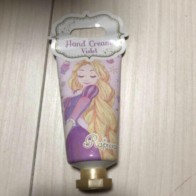Disney ハンドクリーム ディズニーストアの通販 By みうら あや S Shop ディズニーならラクマ
