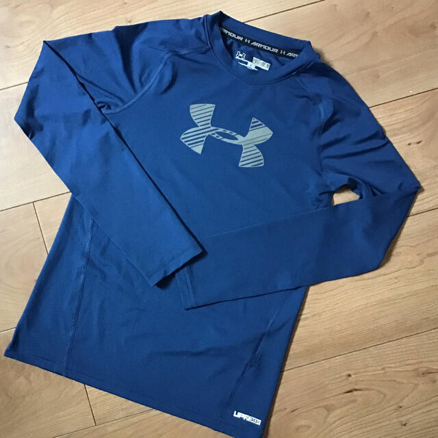 UNDER ARMOUR(アンダーアーマー)の☆アンダーアーマー☆アンダーシャツ☆135〜145㎝ スポーツ/アウトドアのサッカー/フットサル(ウェア)の商品写真