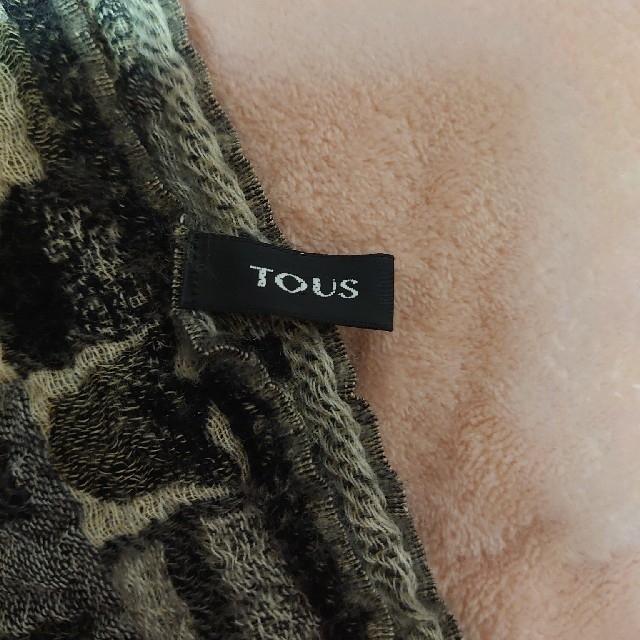 TOUS＊トゥス　ロゴストール　ウール１００％ レディースのファッション小物(ストール/パシュミナ)の商品写真
