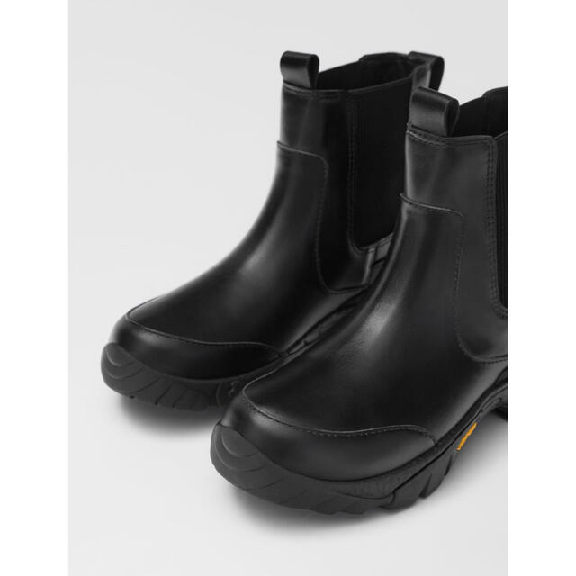 ZARA レザーアンクルブーツ VIBRAMソール 37 ZARA レザーアンクルブーツ VIBRAMソール 37