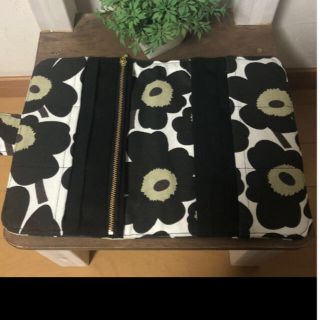 マリメッコ(marimekko)の母子手帳　通帳ケース　お薬手帳ポーチ　マリメッコ　マルチポーチ(ポーチ)