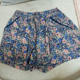 セポ(CEPO)の花柄パンツ(ショートパンツ)