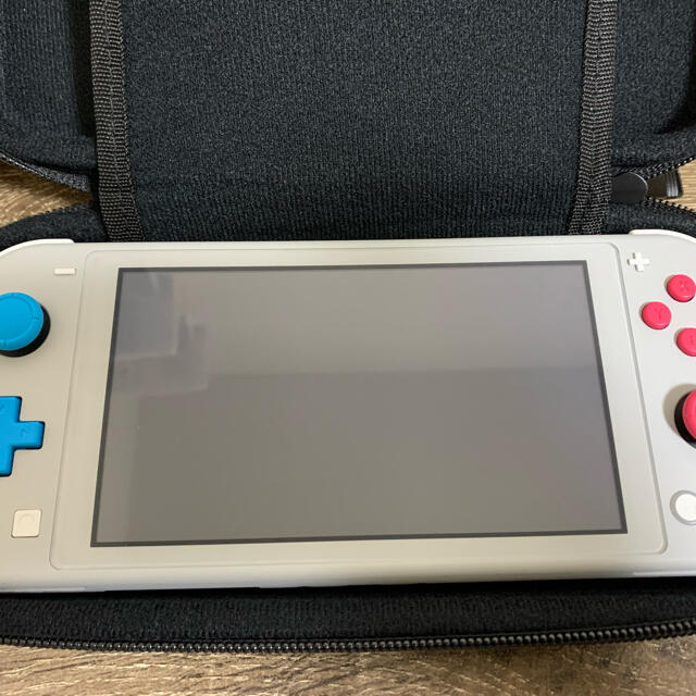 任天堂(ニンテンドウ)の美品 Nintendo Switch Lite 本体のみ エンタメ/ホビーのゲームソフト/ゲーム機本体(携帯用ゲーム機本体)の商品写真