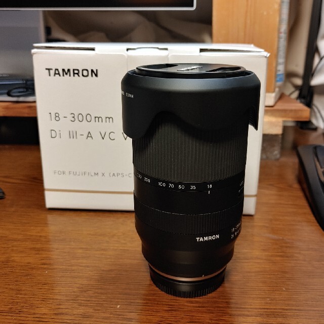 TAMRON(タムロン)のTAMRON フジフイルムX用 交換レンズ 18-300F3.5-6.3 DI スマホ/家電/カメラのカメラ(その他)の商品写真