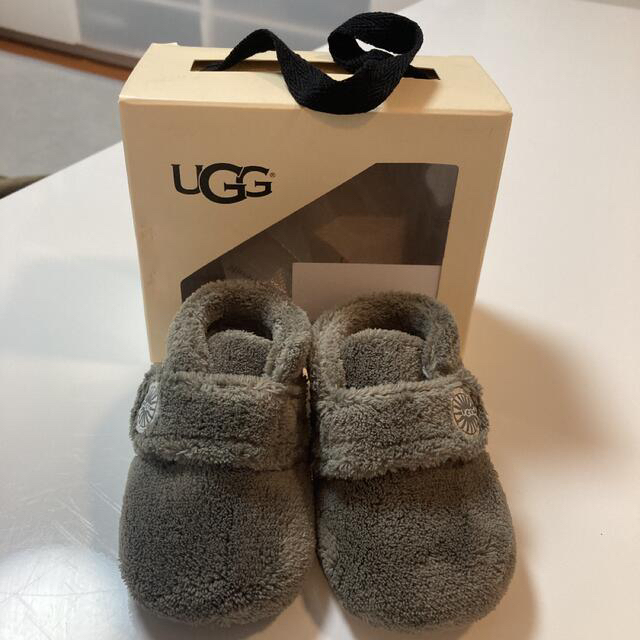 UGG(アグ)のアグ　UGGファーストベビーシューズ キッズ/ベビー/マタニティのベビー靴/シューズ(~14cm)(ブーツ)の商品写真