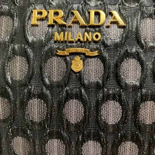 PRADA チェーンカナパ 1