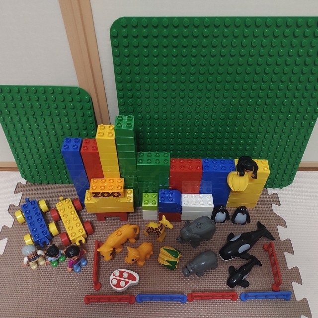 Lego(レゴ)の【動物10点セット】 LEGO レゴデュプロ　たのしいどうぶつえん　基礎板 付 キッズ/ベビー/マタニティのおもちゃ(積み木/ブロック)の商品写真